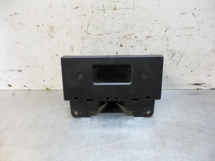 Gebrauchte Anzeige Innen Peugeot 206 (2A/C/H/J/S) 1.1 XN,XR Preis € 15,00 Margenregelung angeboten von Autodemontagebedrijf Otte