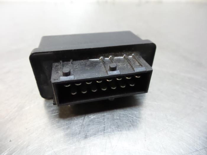 Relay from a Peugeot 206 (2A/C/H/J/S) 1.9 D 2001