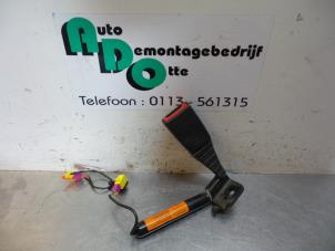 Used Rear seatbelt tensioner, right Opel Vectra C GTS 2.2 16V Price € 20,00 Margin scheme offered by Autodemontagebedrijf Otte