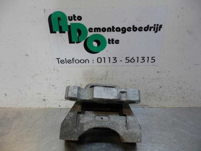 Used Engine mount Opel Vectra C GTS 2.2 16V Price € 30,00 Margin scheme offered by Autodemontagebedrijf Otte