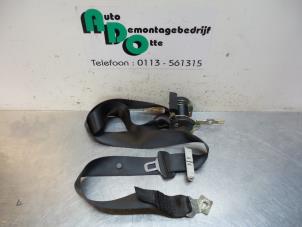 Used Rear seatbelt, left BMW 3 serie (E46/2) 318 Ci Price € 30,00 Margin scheme offered by Autodemontagebedrijf Otte