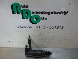 Usagé Embrayage cylindre principal Audi A4 Avant (B6) 2.5 TDI 155 24V Prix € 30,00 Règlement à la marge proposé par Autodemontagebedrijf Otte
