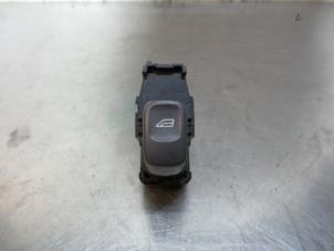 Used Electric window switch Volvo S60 I (RS/HV) 2.4 20V 140 Price € 15,00 Margin scheme offered by Autodemontagebedrijf Otte