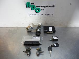 Used Ignition lock + computer Hyundai Matrix 1.6 16V Price € 175,00 Margin scheme offered by Autodemontagebedrijf Otte
