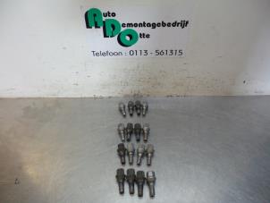 Used Set of wheel bolts Renault Clio IV Estate/Grandtour (7R) 1.5 Energy dCi 75 FAP Price € 25,00 Margin scheme offered by Autodemontagebedrijf Otte