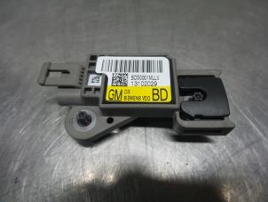 Usados Sensor de airbag Opel Vectra C GTS 1.8 16V Precio € 50,00 Norma de margen ofrecido por Autodemontagebedrijf Otte