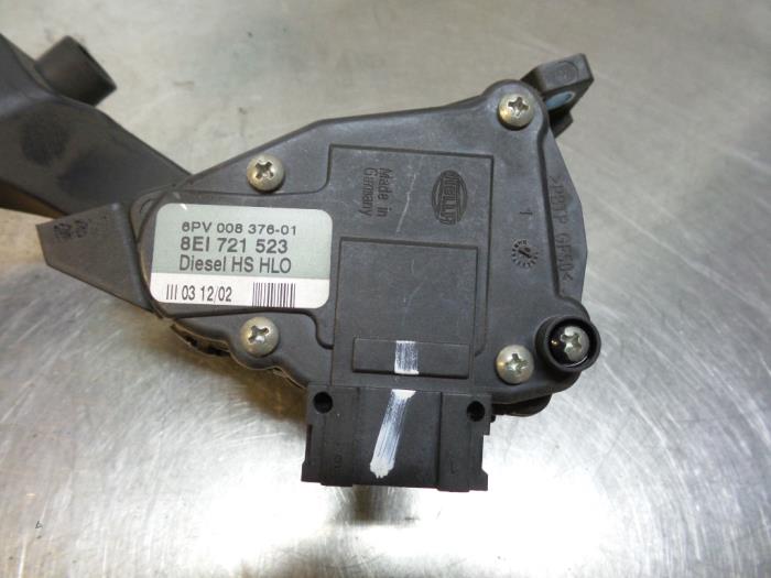 Throttle pedal position sensor Audi A4 Avant 2.5 TDI 155 24V