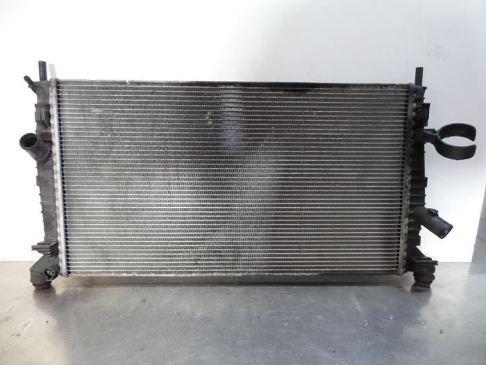 Usagé Radiateur Ford Focus 2 Wagon 1.6 TDCi 16V 110 Prix € 25,00 Règlement à la marge proposé par Autodemontagebedrijf Otte