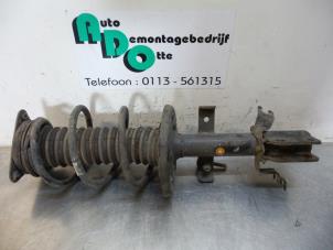 Used Front shock absorber rod, right Renault Clio Price € 40,00 Margin scheme offered by Autodemontagebedrijf Otte