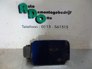 Used Tank cap cover Peugeot 807 2.2 HDiF 16V Price € 25,00 Margin scheme offered by Autodemontagebedrijf Otte