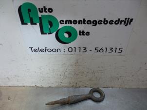 Used Towing eye Peugeot 807 2.2 HDiF 16V Price € 15,00 Margin scheme offered by Autodemontagebedrijf Otte