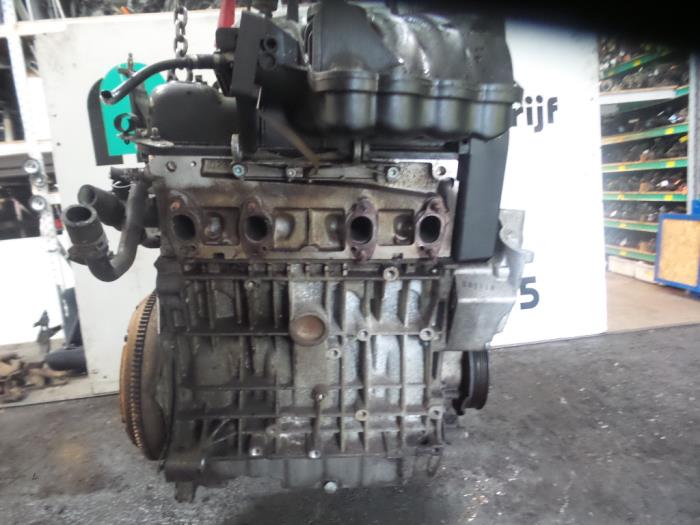 Engine Volkswagen Golf IV 1.6 - AKL - Autodemontagebedrijf Otte