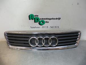 Usagé Calandre Audi Allroad (C5) 2.5 V6 TDI 24V Prix € 25,00 Règlement à la marge proposé par Autodemontagebedrijf Otte