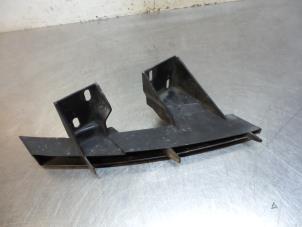 Used Front bumper bracket, left Audi Q7 Price € 15,00 Margin scheme offered by Autodemontagebedrijf Otte