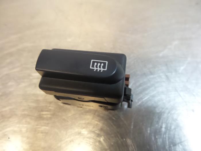 Rear window heating switch from a Renault Clio II (BB/CB) 1.4 16V 2001