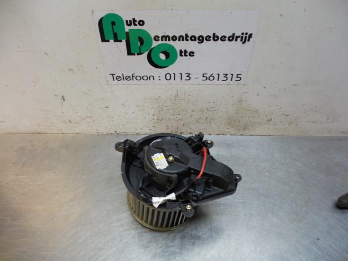 Silnik wentylatora nagrzewnicy z Peugeot 406 Break (8E/F) 1.8 16V 1997