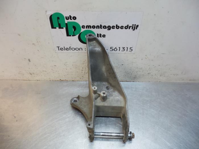 Used Engine mount Mini Mini Cooper S (R53) 1.6 16V Price € 15,00 Margin scheme offered by Autodemontagebedrijf Otte