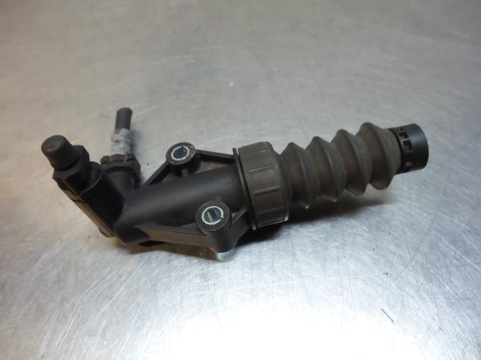 Fiat punto store master cylinder