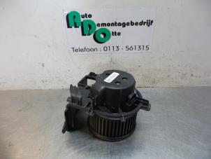 Used Heating and ventilation fan motor Renault Clio II (BB/CB) 1.4 16V Price € 25,00 Margin scheme offered by Autodemontagebedrijf Otte
