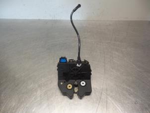 Used Boot lid lock mechanism Ford Mondeo III 2.0 16V Price € 30,00 Margin scheme offered by Autodemontagebedrijf Otte