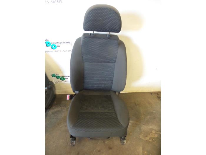 Seat, left from a Daewoo Kalos (SF48) 1.2 2007
