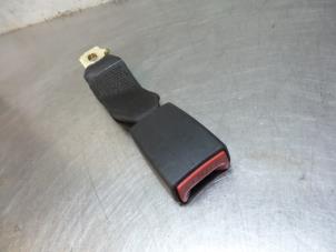 Used Rear seatbelt buckle, centre BMW 3 serie Compact (E46/5) 316ti 16V Price € 15,00 Margin scheme offered by Autodemontagebedrijf Otte