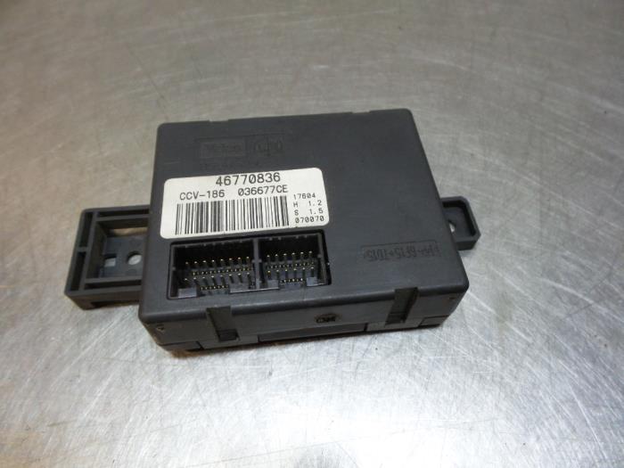 Module climatronic from a Fiat Multipla (186) 1.6 16V 100 SX,ELX 2004