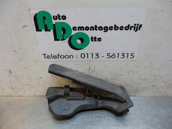 Throttle pedal position sensors with engine code BKD stock