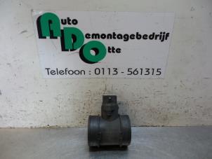 Luftmassenmesser van een Opel Astra G (F08/48) 2.0 Di 16V 2000