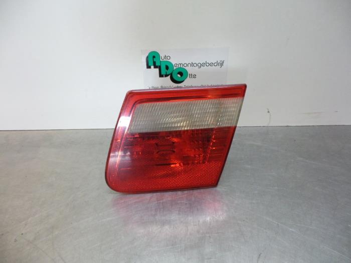 Taillight, right from a BMW 3-Serie 2003