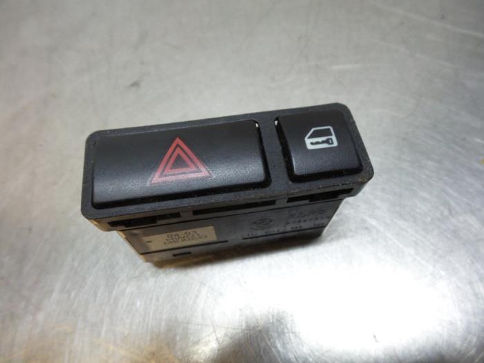 Panic lighting switch from a BMW 3-Serie 2003