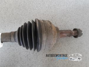 Used Front drive shaft, right Opel Vivaro 2.5 CDTI 16V Price on request offered by Franken Autodemontage B.V.