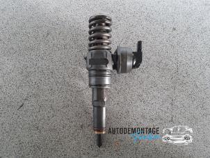 Used Injector (diesel) Volkswagen Caddy III (2KA,2KH,2CA,2CH) 1.9 TDI Price on request offered by Franken Autodemontage B.V.