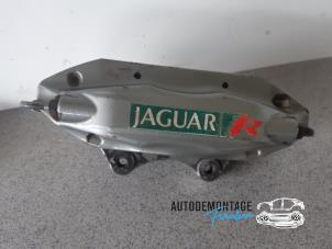 Używane Zacisk hamulcowy lewy tyl Jaguar XKR Cena na żądanie oferowane przez Franken Autodemontage B.V.