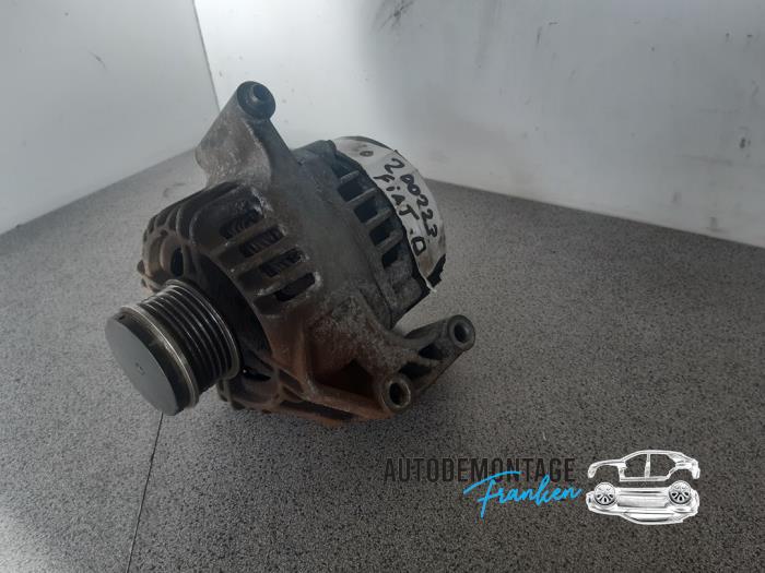 Begagnade Dynamo Fiat Doblo (223A/119) 1.3 JTD 16V Multijet DPF Pris € 40,00 Marginaltabell erbjuds av Franken Autodemontage B.V.