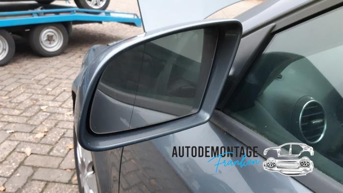 Wing mirror, left from a Audi A3 Sportback (8PA) 1.9 TDI 2004