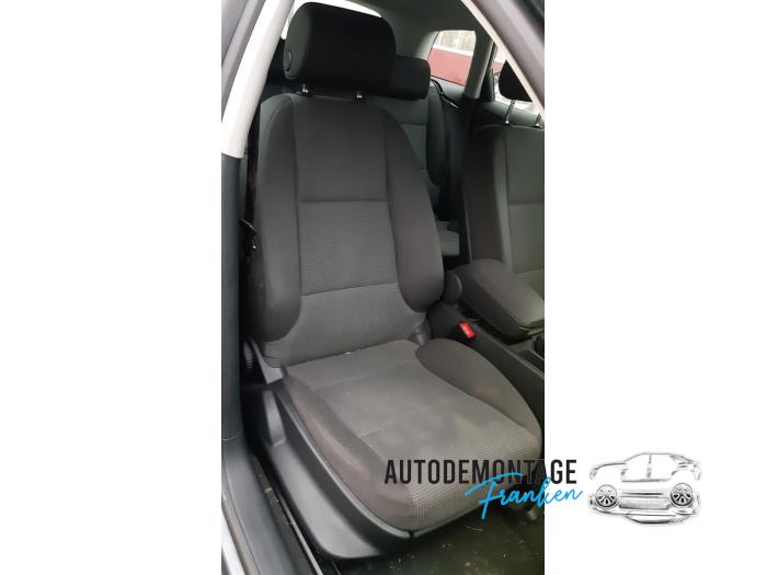 Seat, right from a Audi A3 Sportback (8PA) 1.9 TDI 2004