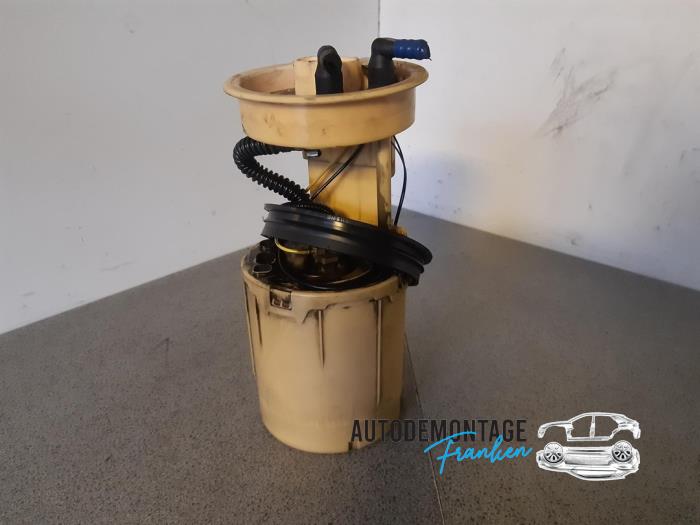 Gebrauchte Förderpumpe Volkswagen Transporter T5 1.9 TDi Preis € 80,00 Margenregelung angeboten von Franken Autodemontage B.V.