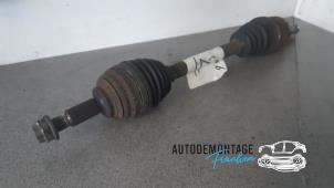 Used Front drive shaft, left Renault Clio III (BR/CR) 1.4 16V Price on request offered by Franken Autodemontage B.V.