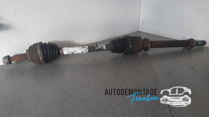 Front drive shaft, right from a Renault Clio III (BR/CR) 1.4 16V 2006