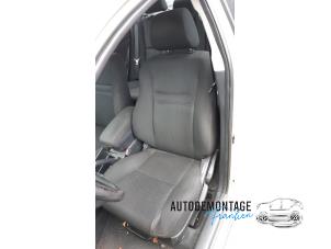 Used Seat, left Toyota Avensis (T25/B1B) 2.0 16V D-4D 115 Price on request offered by Franken Autodemontage B.V.