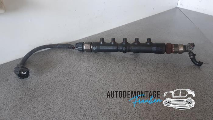 Gebrauchte Kraftstoffverteiler Toyota Avensis (T25/B1B) 2.0 16V D-4D 115 Preis € 80,00 Margenregelung angeboten von Franken Autodemontage B.V.