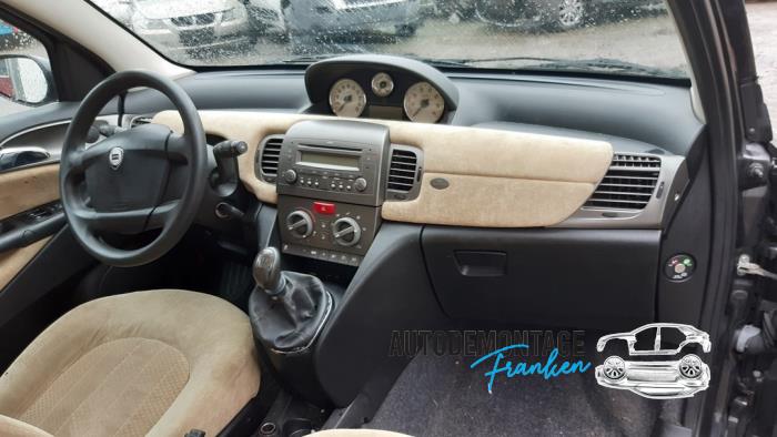 Juego de airbags de un Lancia Ypsilon (843) 1.2 16V 2006