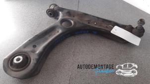 Used Front upper wishbone, right Skoda Fabia II Combi 1.6i 16V Price on request offered by Franken Autodemontage B.V.