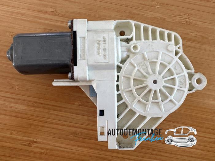 Usados Motor de ventanilla de puerta Audi RS 4 Avant (B8) 4.2 V8 32V Precio € 35,00 Norma de margen ofrecido por Franken Autodemontage B.V.