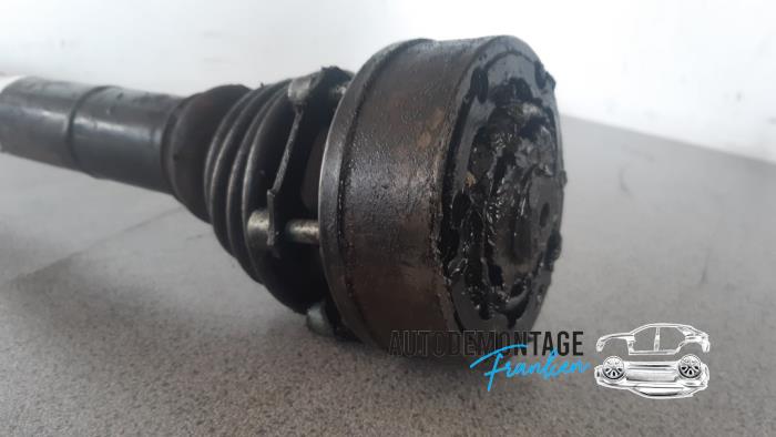 Front drive shaft, right from a Volkswagen Golf IV (1J1)  1998
