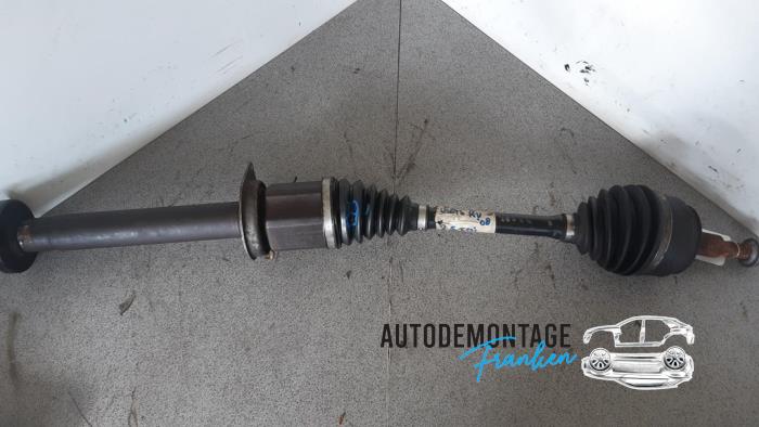 Front drive shaft, right from a Volkswagen Transporter T5 2.5 TDi 2008