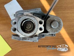 AGR Ventil van een Volkswagen Golf VI (5K1) 2.0 TDI 16V 2011