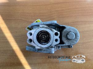 AGR Ventil van een Volkswagen Golf VI (5K1) 2.0 TDI 16V 2011