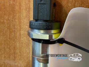 Kraftstoffdruck Sensor van een Volkswagen Golf VII (AUA) 1.4 TSI BlueMotion Technology 125 16V 2017